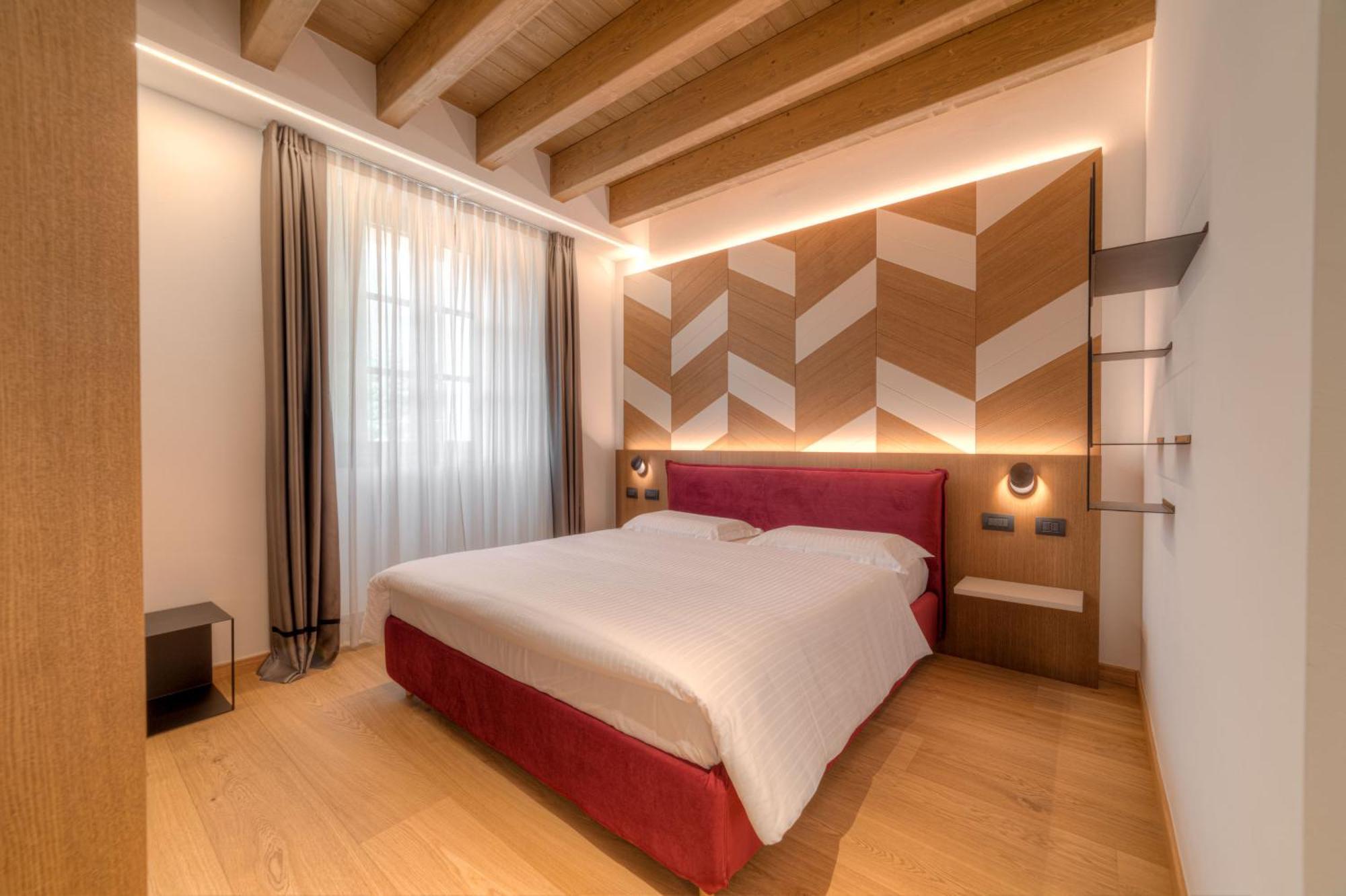 Wine Hotel San Carlo - Relais & Spa - Boutique Hotel Chiuro Bagian luar foto