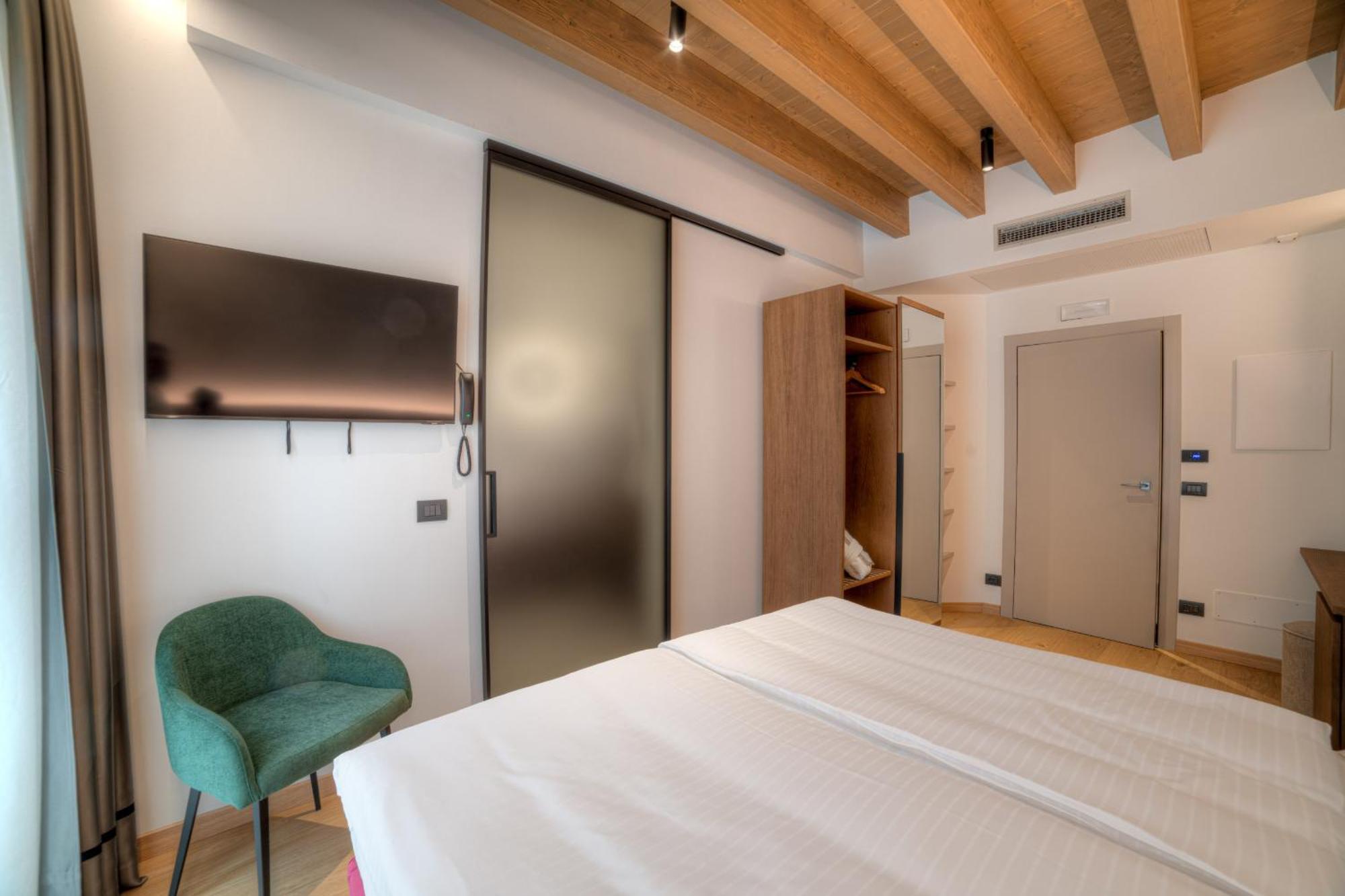 Wine Hotel San Carlo - Relais & Spa - Boutique Hotel Chiuro Bagian luar foto