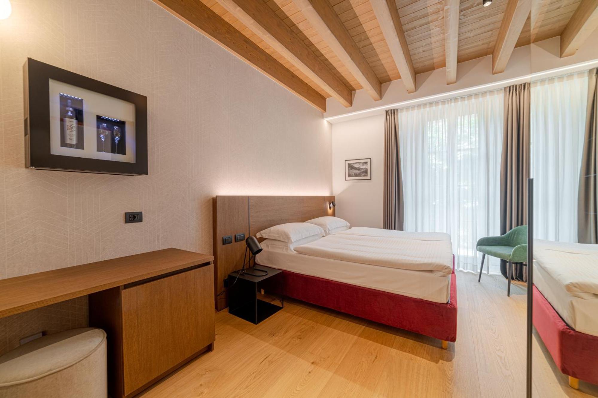 Wine Hotel San Carlo - Relais & Spa - Boutique Hotel Chiuro Bagian luar foto