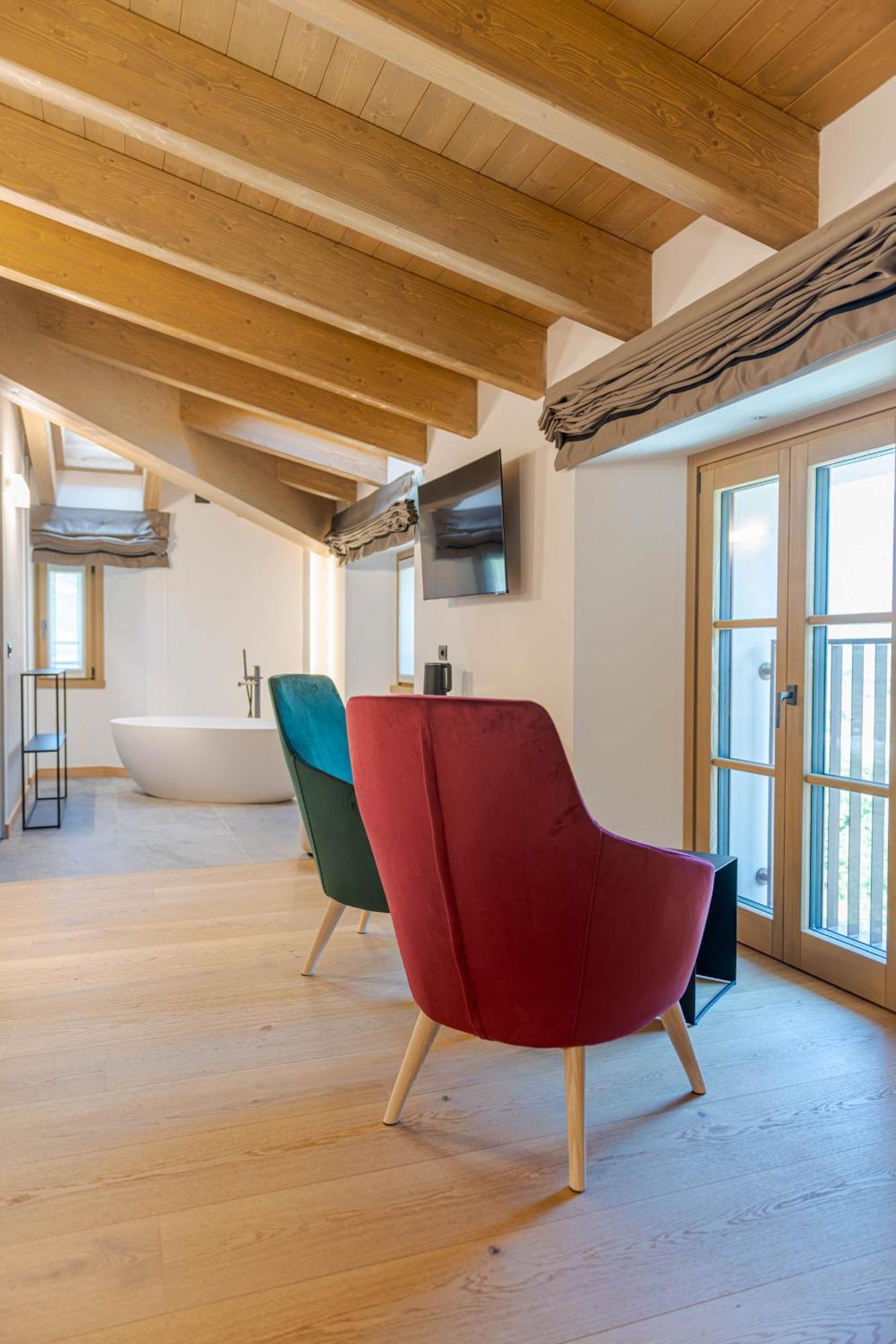 Wine Hotel San Carlo - Relais & Spa - Boutique Hotel Chiuro Bagian luar foto